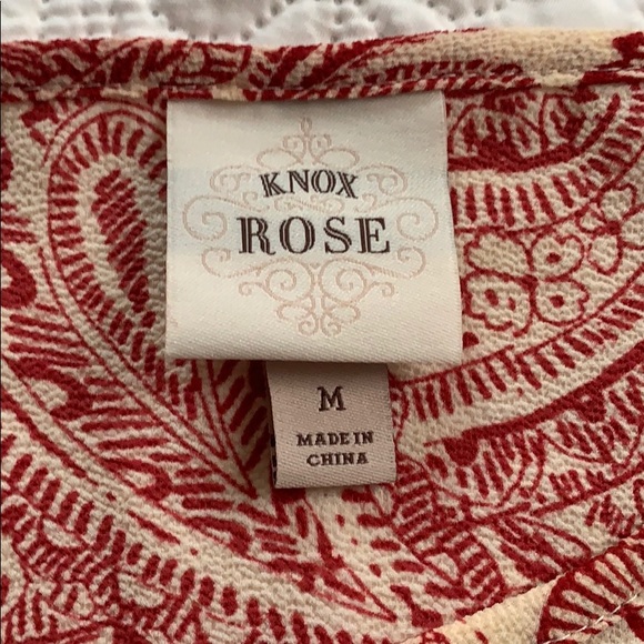 Sleeveless dress shirt. - Picture 2 of 5